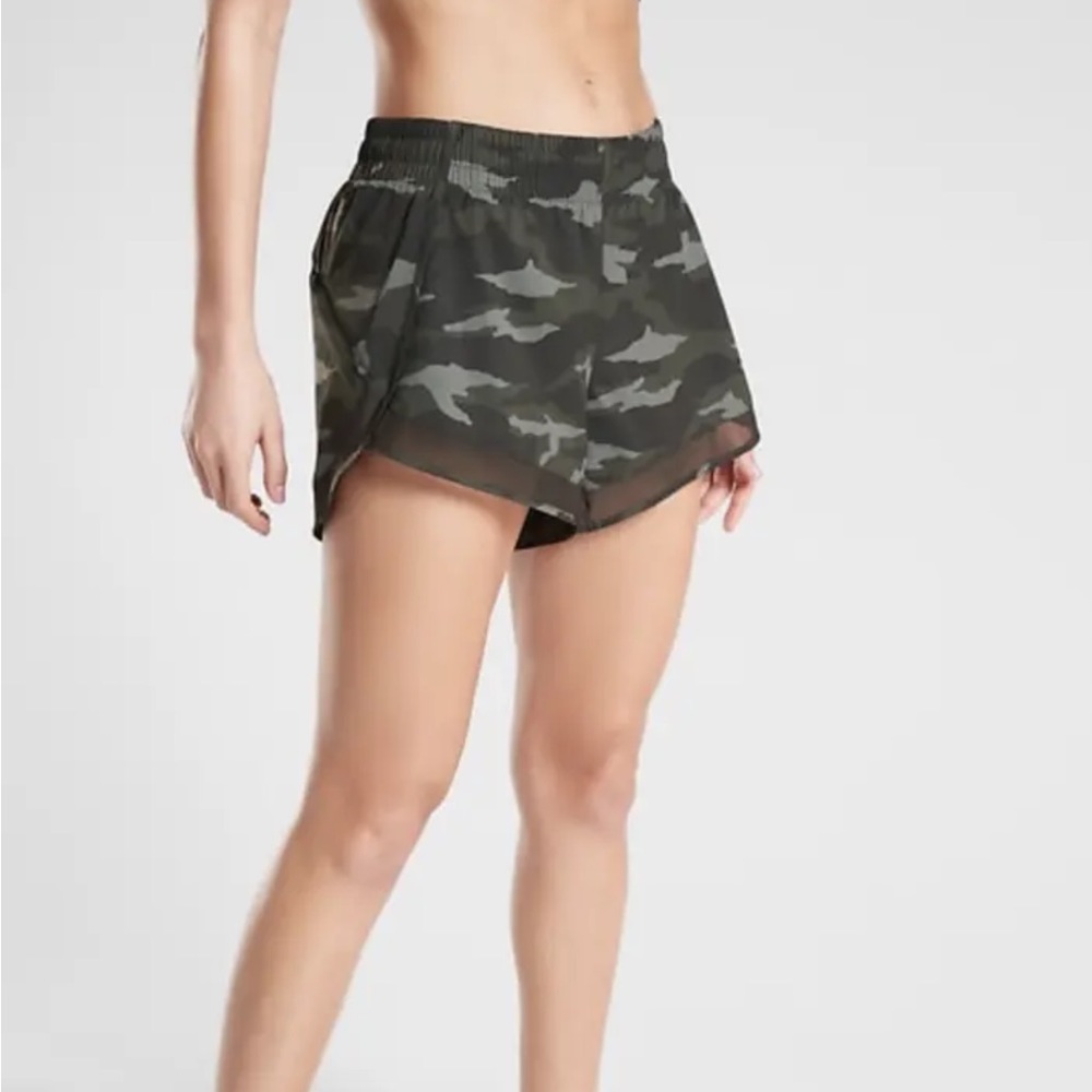 Athleta mesh racer run short 4”